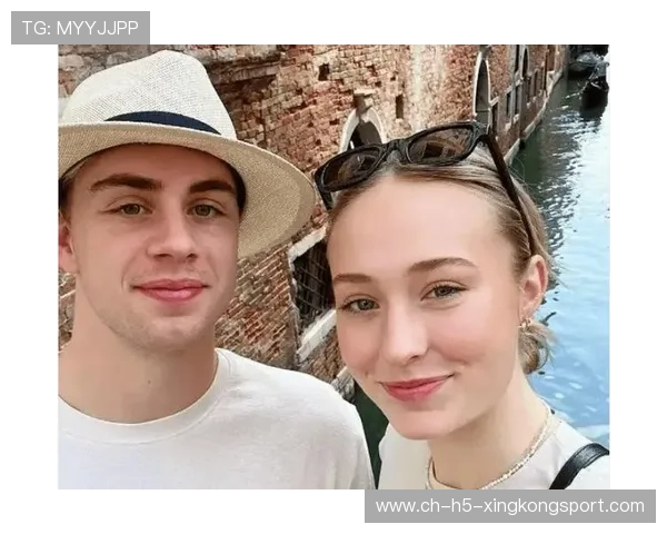 世界冠军公布恋情粉丝爆炸